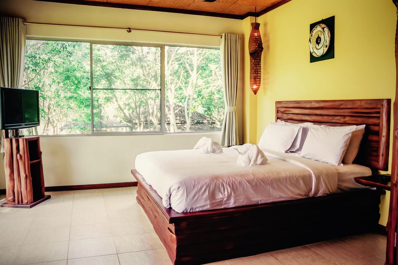 Singha Rubber Tree Hotell Ban Huai Maenam Noi Eksteriør bilde