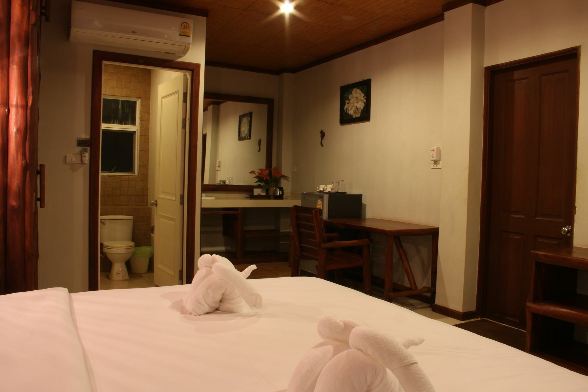 Singha Rubber Tree Hotell Ban Huai Maenam Noi Eksteriør bilde